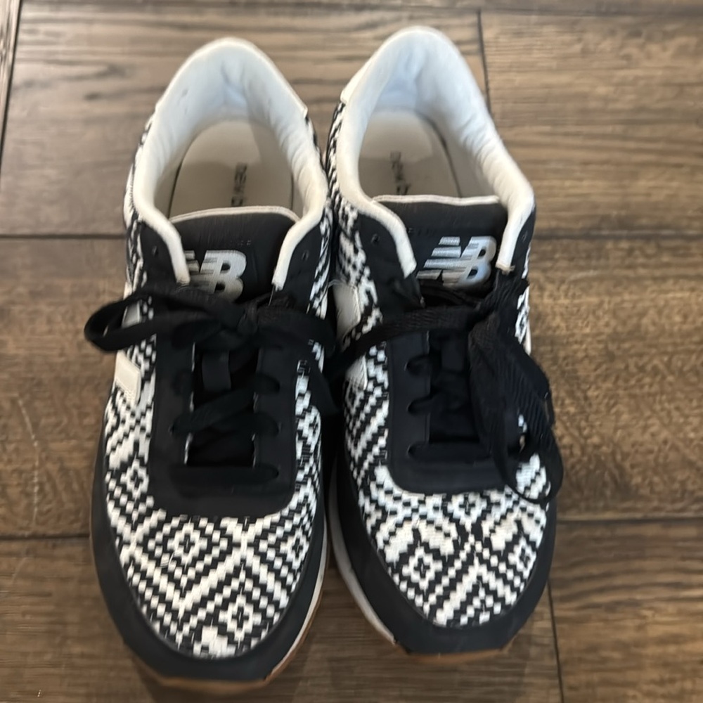 New Balance Women's 501 V1 Sneaker Size 7 EUC - Picture 3 of 6